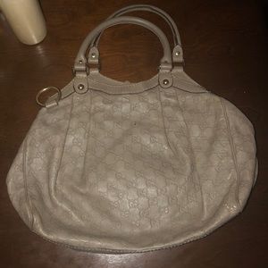Hobo style (((authentic))) Gucci handbag 👜 OBO!!!